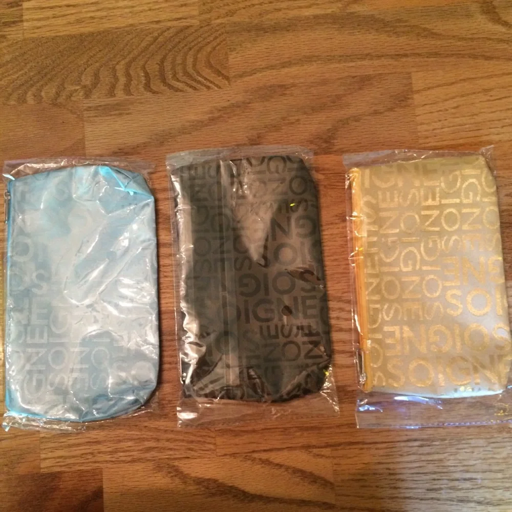 NWT BareMinerals Medium Foundation SPF 15 & Bag